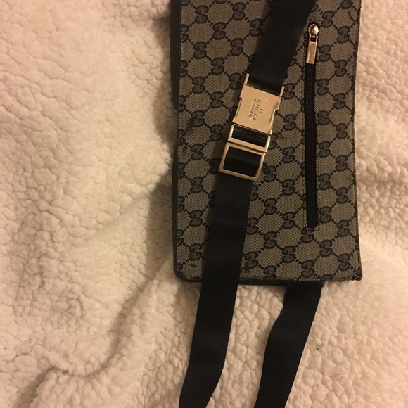 Gucci Fanny Pack - Picture 4 of 6